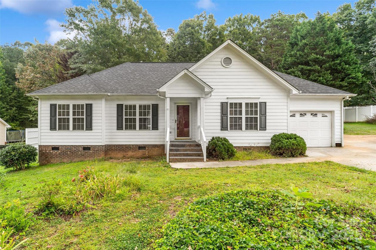 5438 Mallard Ln., Gastonia, NC 28052