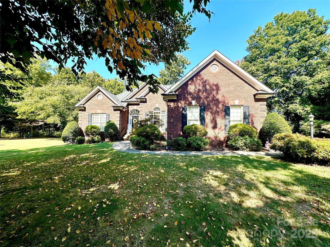 3757 Ayrshire Ct., Harrisburg, NC 28075