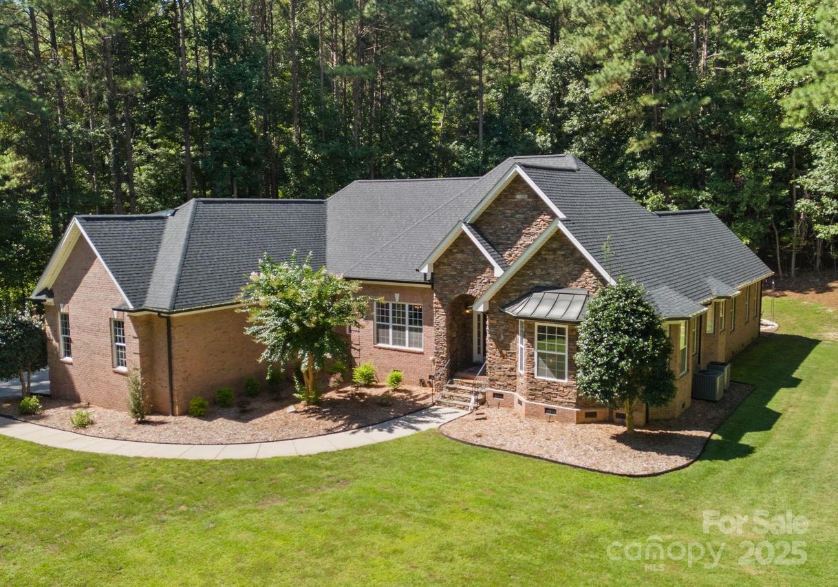 125 Whispering Cove Ct. #60, Mooresville, NC 28117