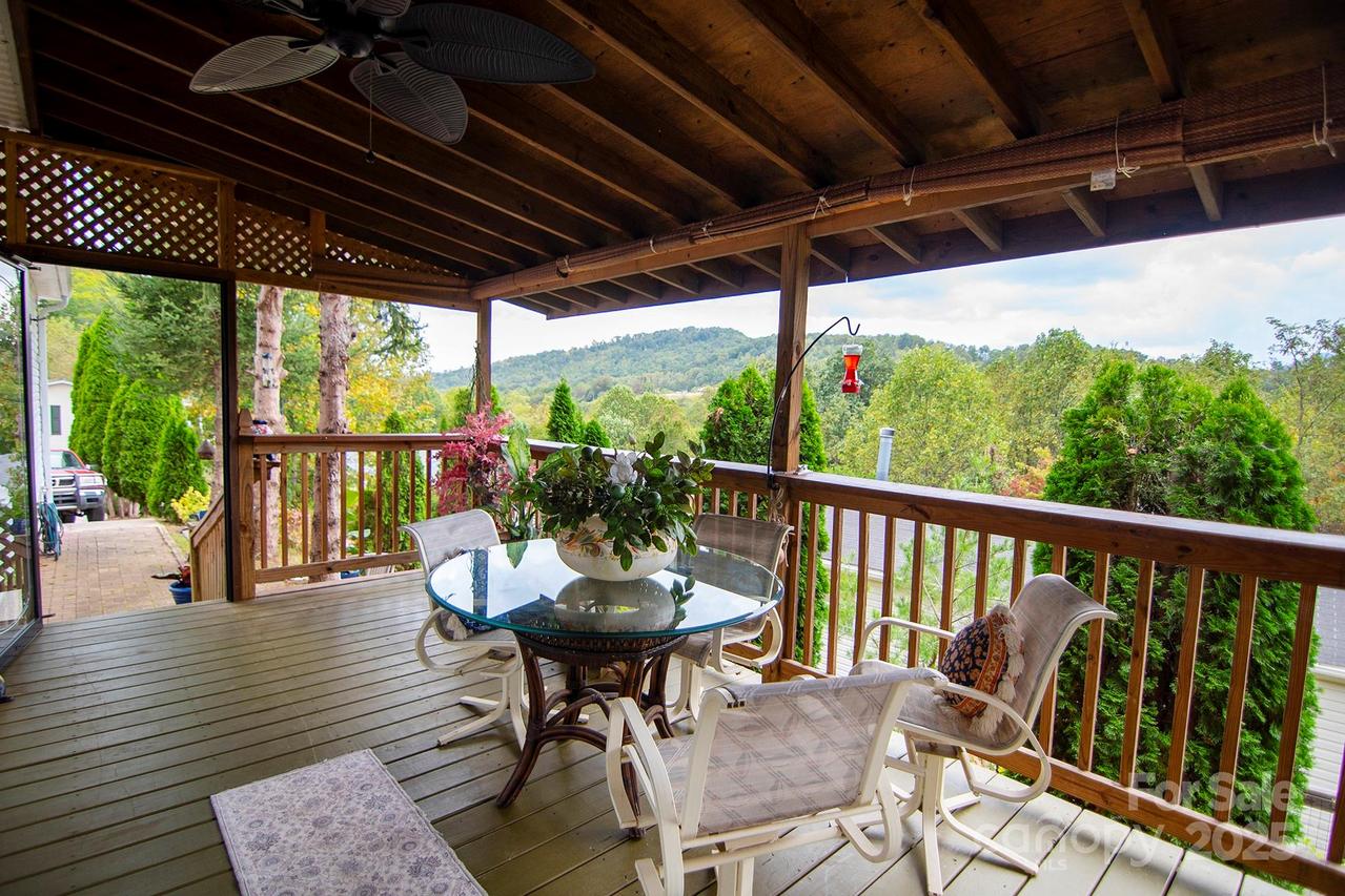 304 Golden Aster Rd., Swannanoa, NC 28778