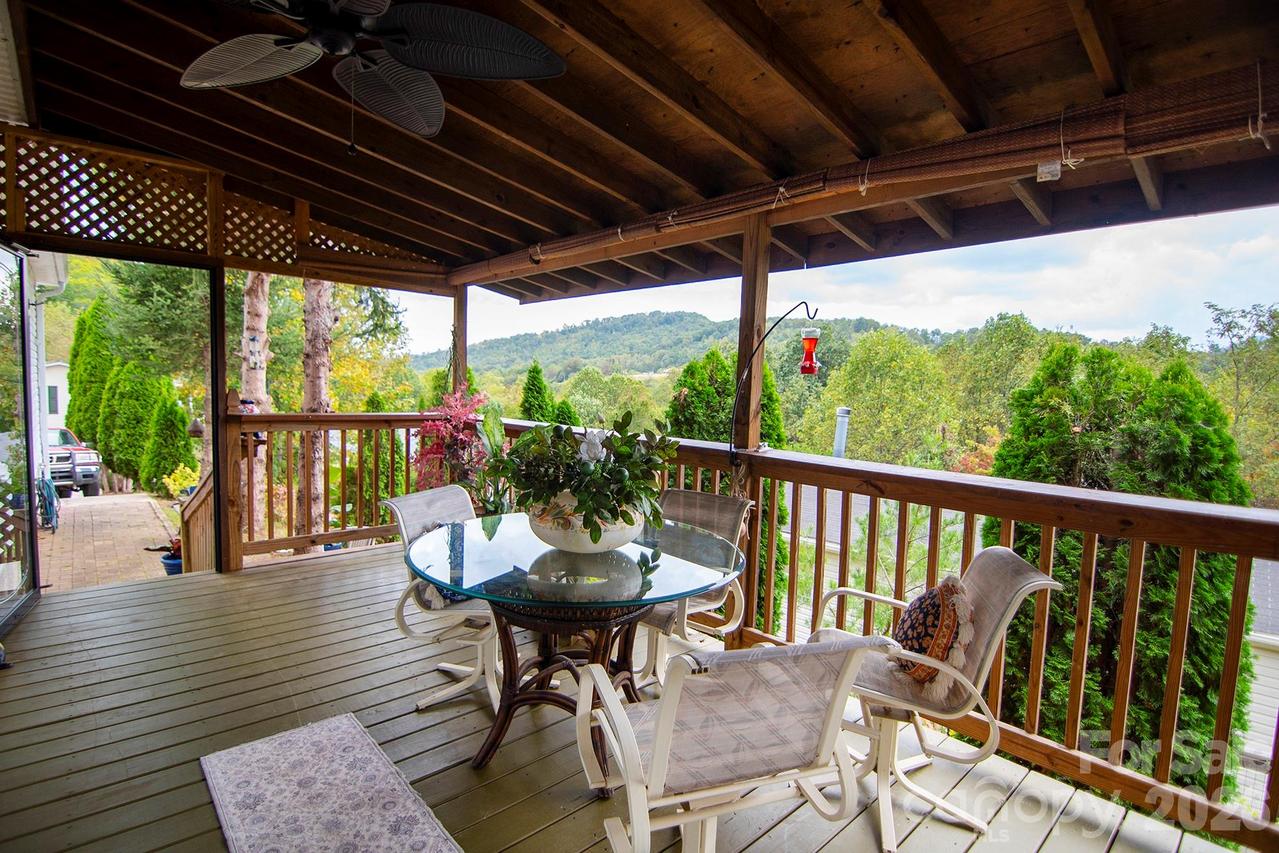 304 Golden Aster Rd., Swannanoa, NC 28778