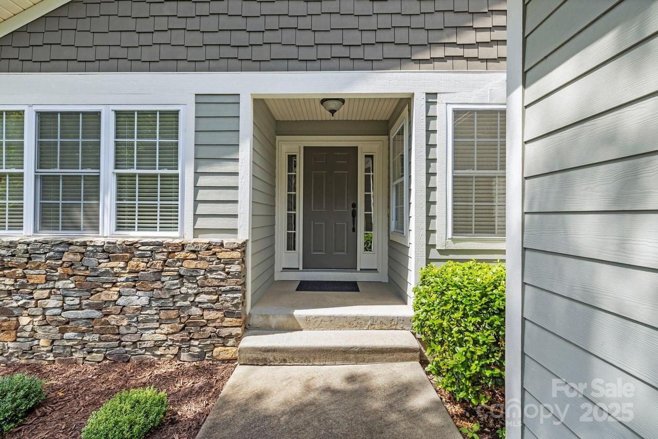 241 Fairway View Dr., Etowah, NC 28729