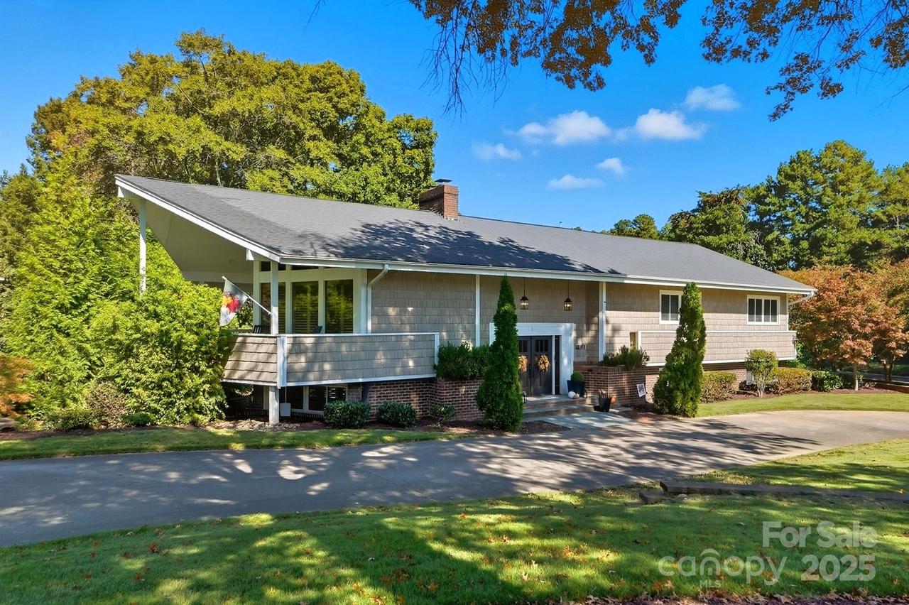 1380 Carmen Ln., Gastonia, NC 28054