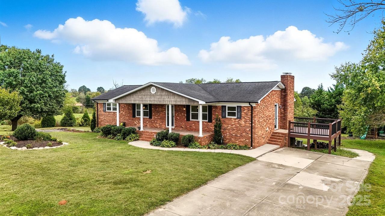 179 Kiziah Ln., Hickory, NC 28601