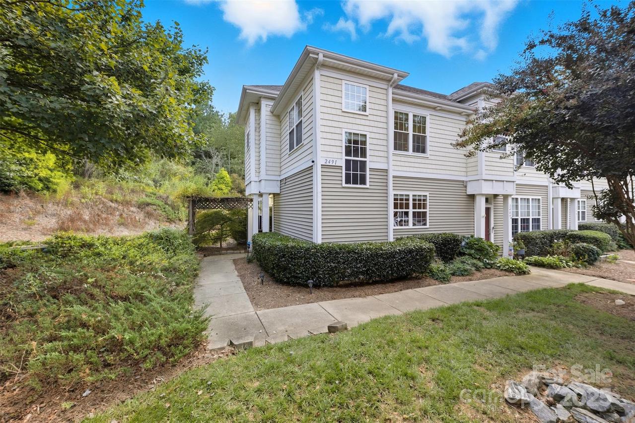 2491 Loch Stone Dr., Gastonia, NC 28054