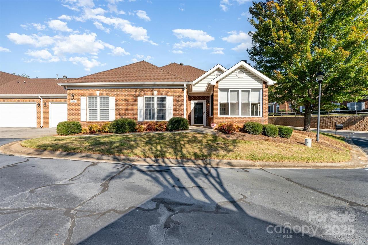 8189 Windsor Ridge Dr., Charlotte, NC 28277