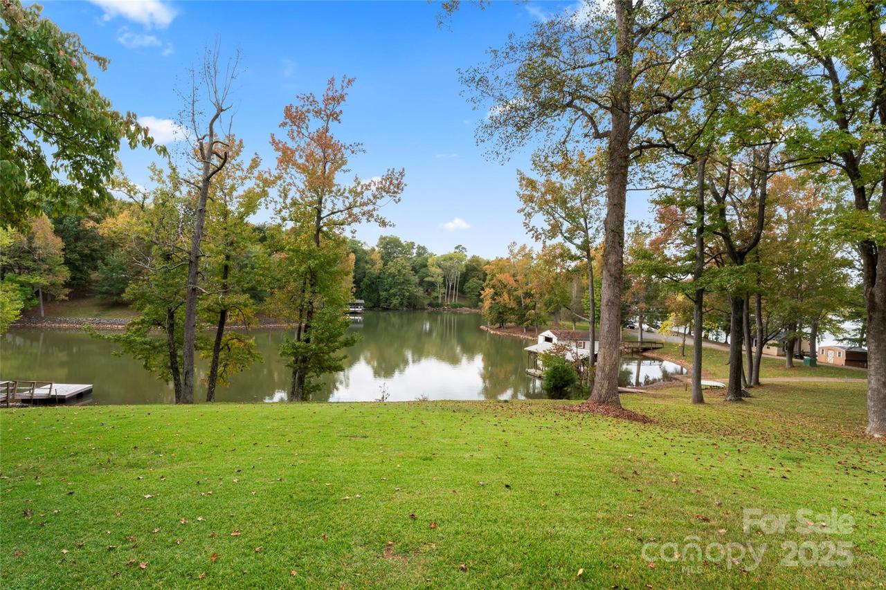 3733 Fox Valley Rd., Charlotte, NC 28278