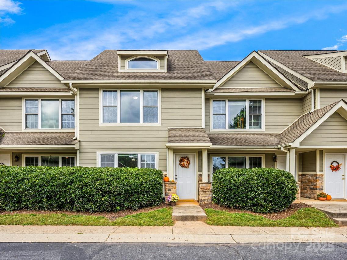 6 Rotunda Cir., Asheville, NC 28806