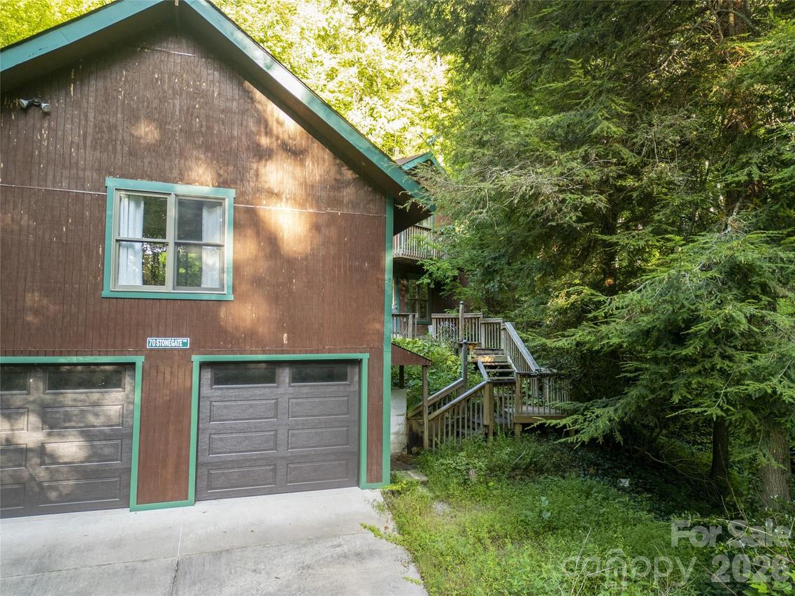 70 Stonegate Tr., Leicester, NC 28748