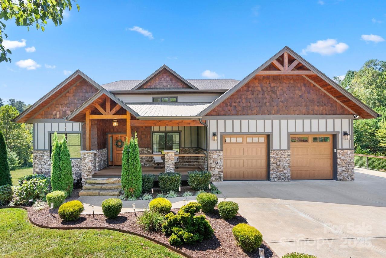 27 Ridge Glen Ln., Leicester, NC 28748