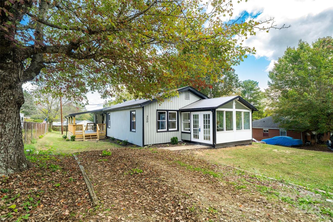 300 Pisgah View Rd., Asheville, NC 28806