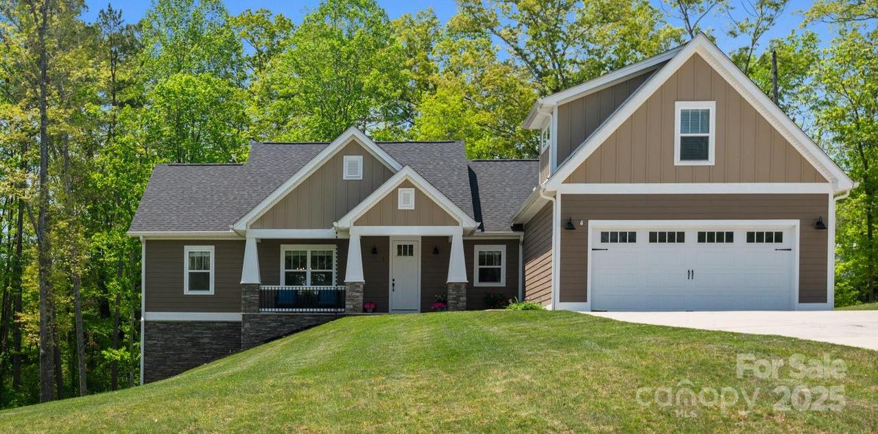 7 Grizzly Dr., Leicester, NC 28748