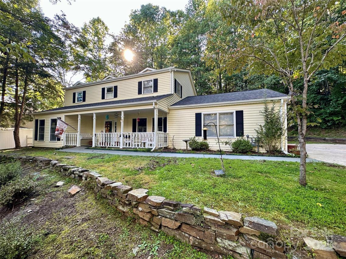 1003 Edinburg Ct., Lenoir, NC 28645