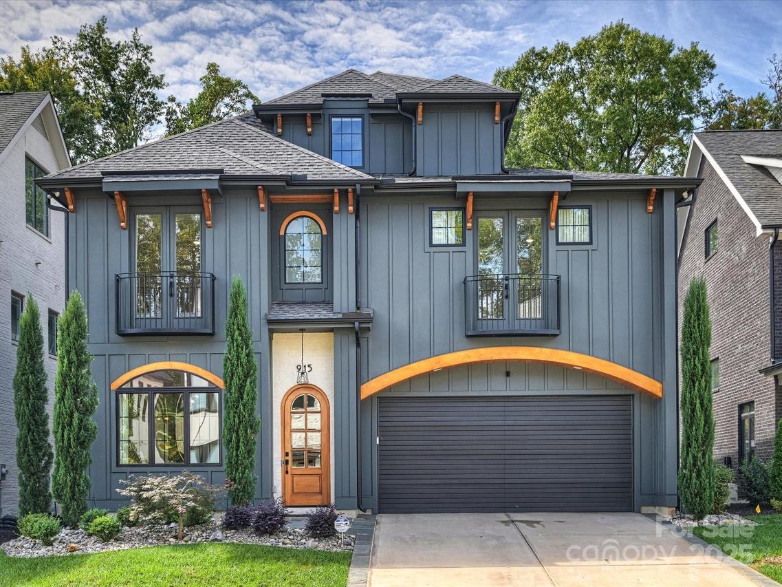 915 Laurel Creek Ln., Charlotte, NC 28211