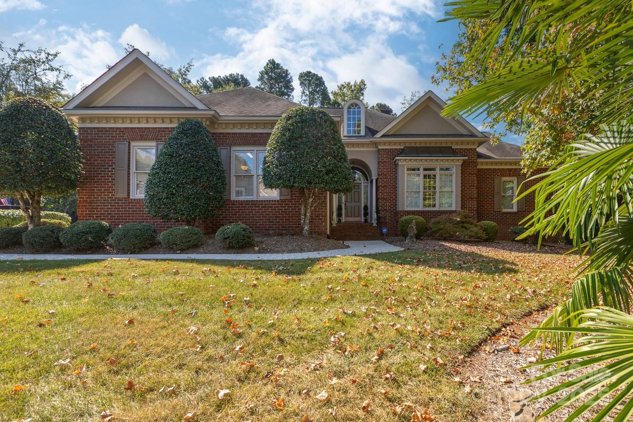 8731 Oakthorpe Dr., Charlotte, NC 28277