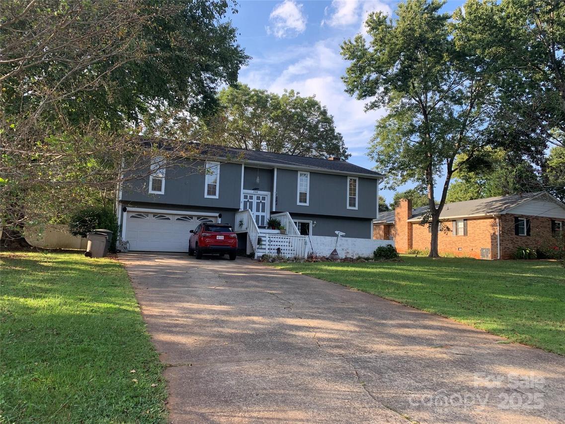 208 Mcgregor Rd., Gastonia, NC 28056
