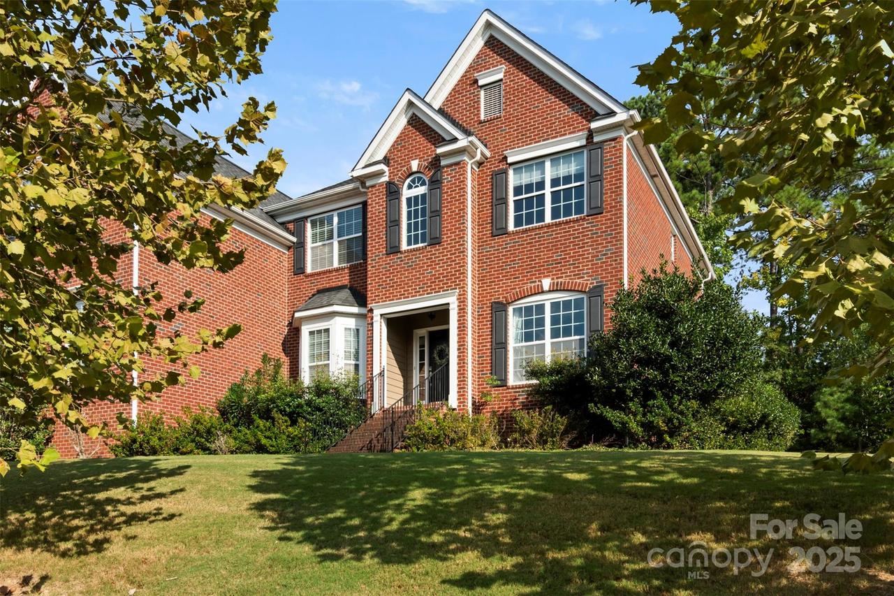 18021 Pawleys Plantation Ln., Charlotte, NC 28278