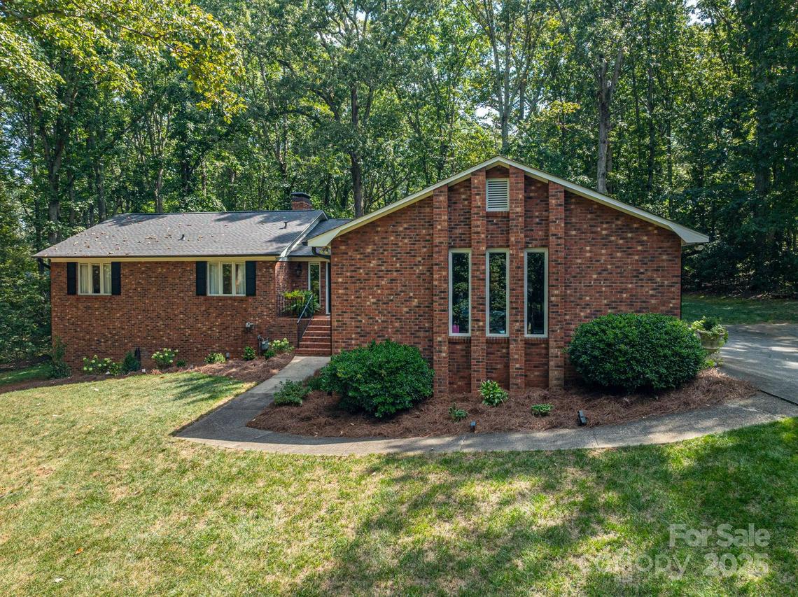 106 Saddletree Rd., Lincolnton, NC 28092