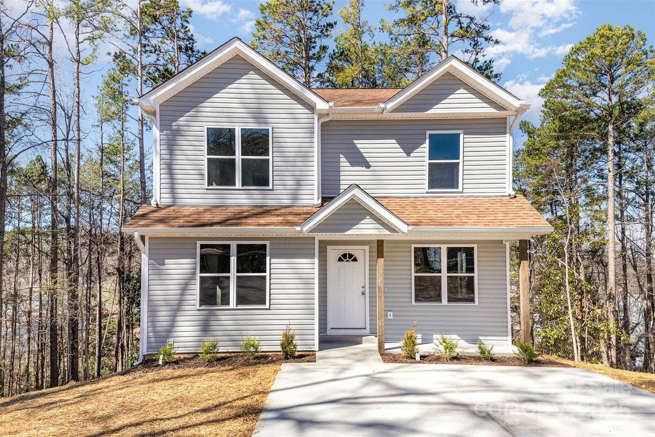 2206 Hillcrest Ave., Albemarle, NC 28001