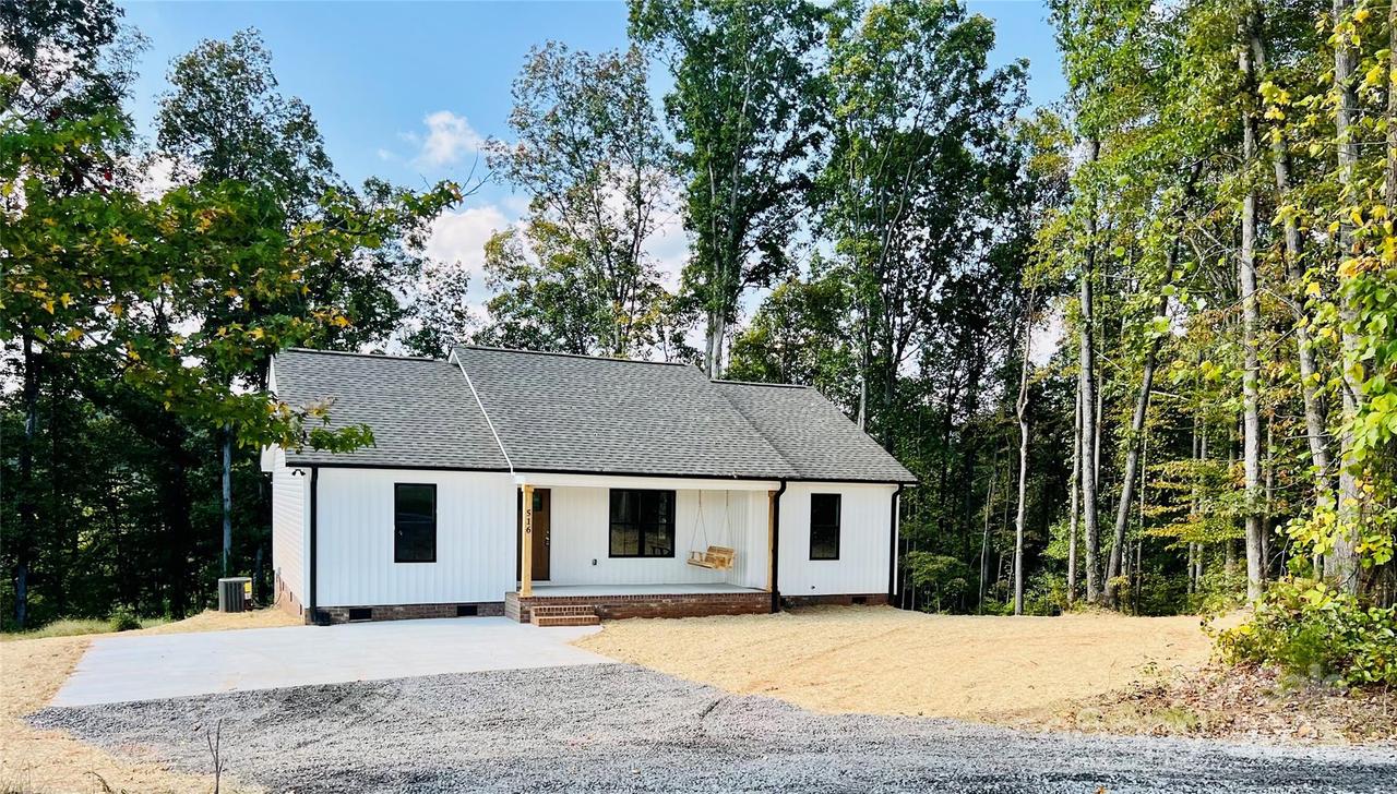 516 Island Ford Rd., Statesville, NC 28625