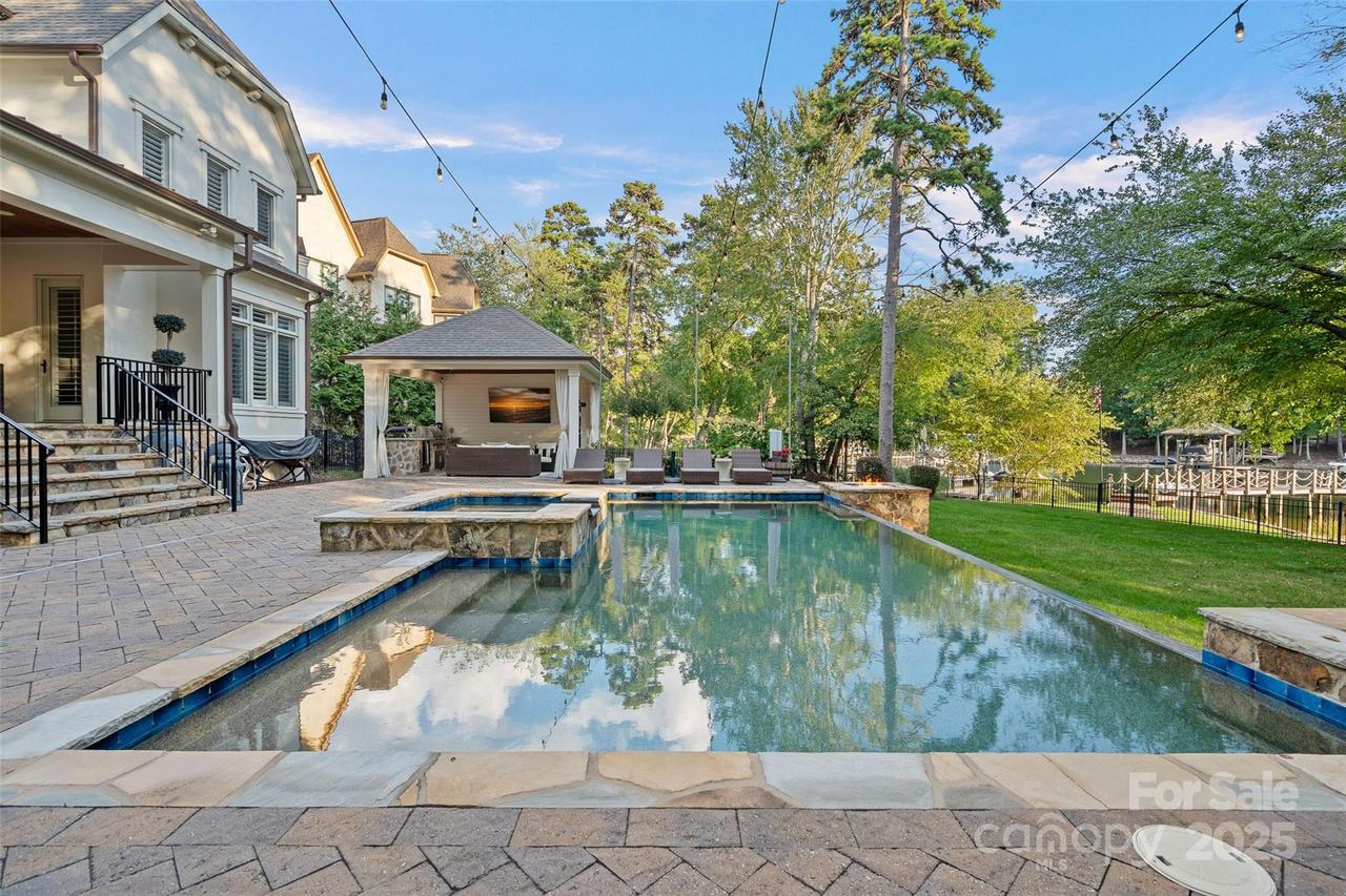 20517 Queensdale Dr., Cornelius, NC 28031