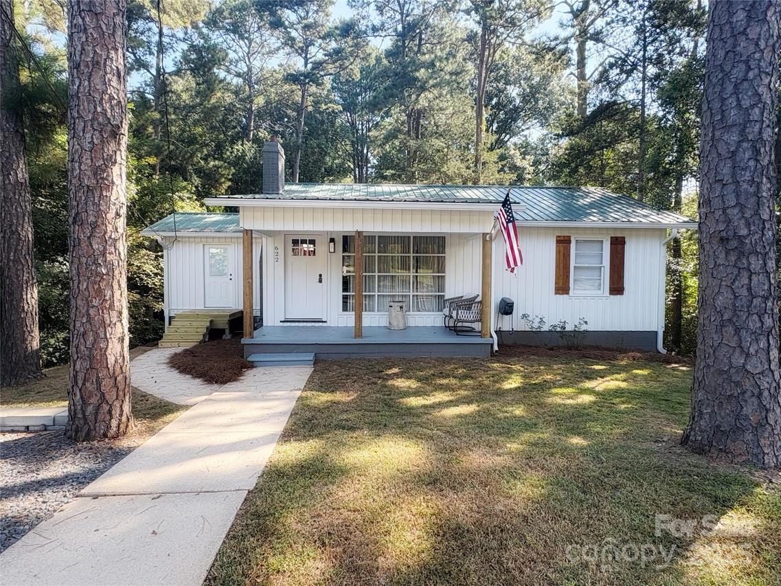 622 Pee Dee Ave., Norwood, NC 28128