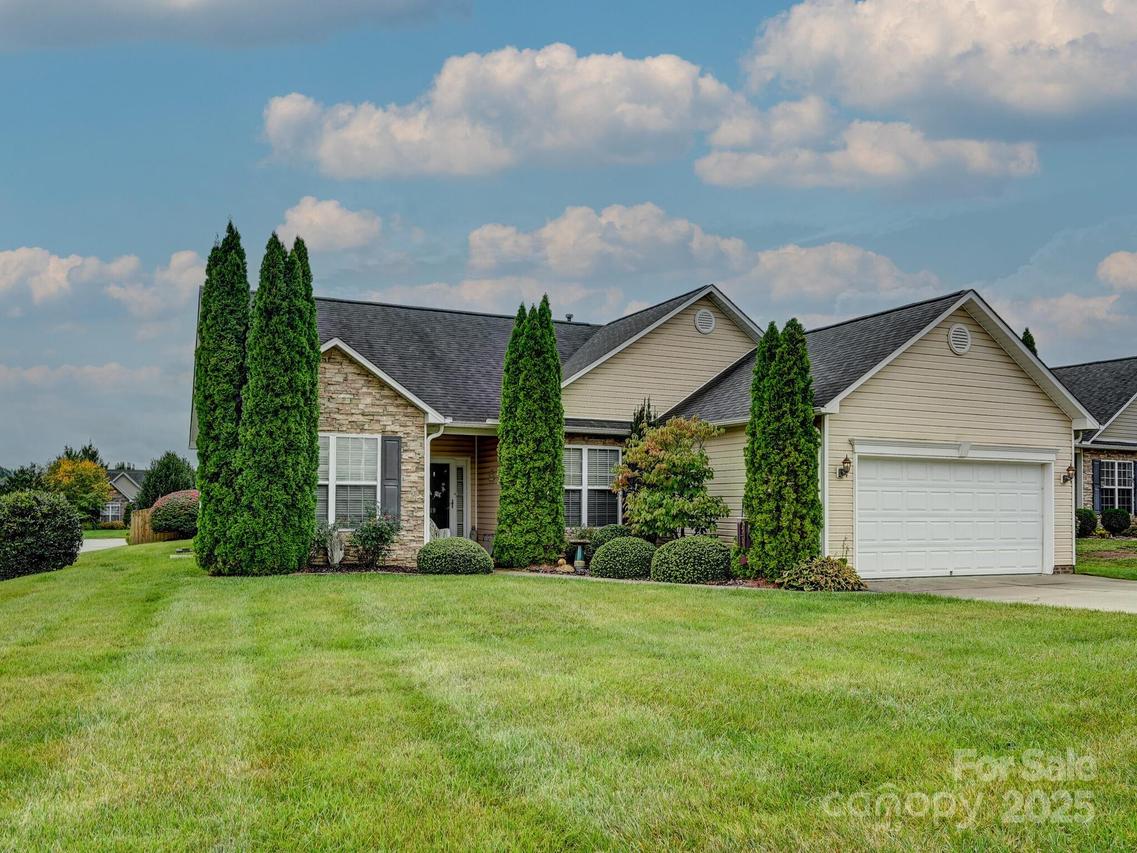 19 Pamlico Rd., Fletcher, NC 28732