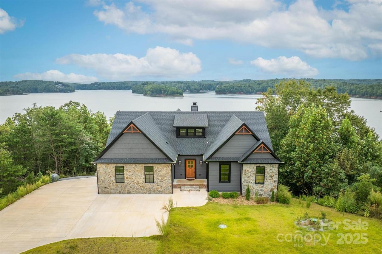 464 Lakecrest Dr., Nebo, NC 28761