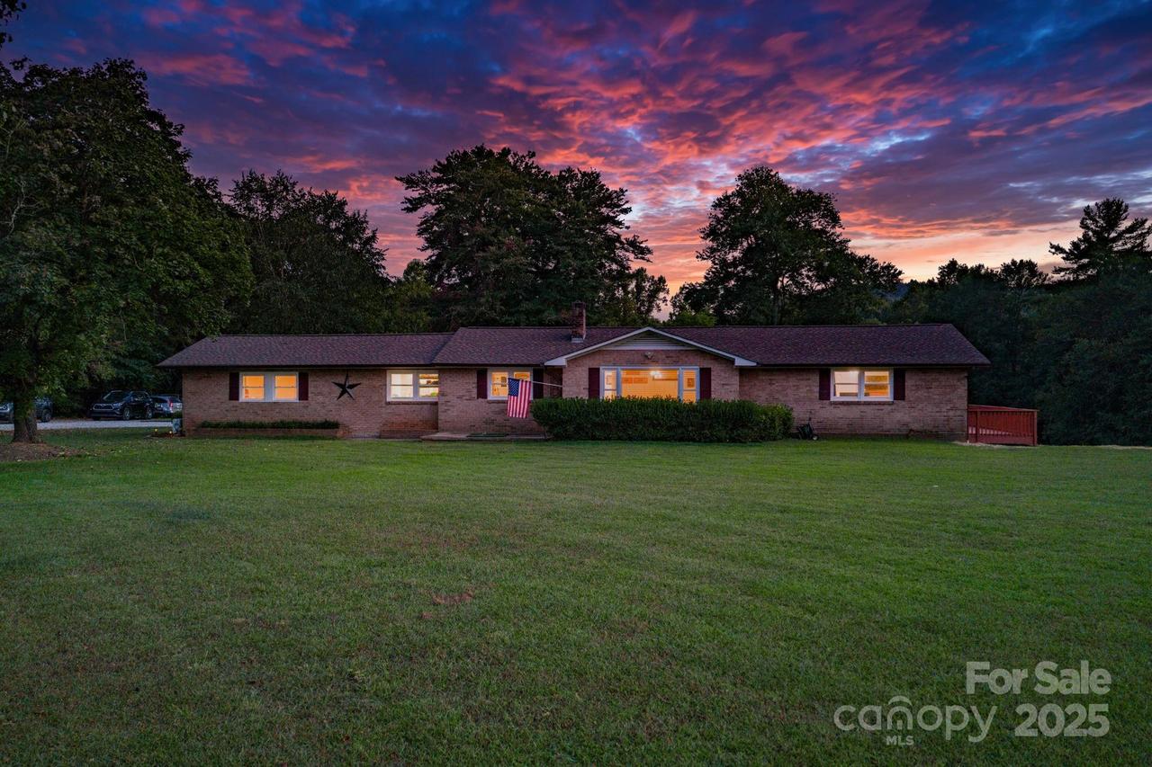 2660 Taylorsville Rd., Lenoir, NC 28645