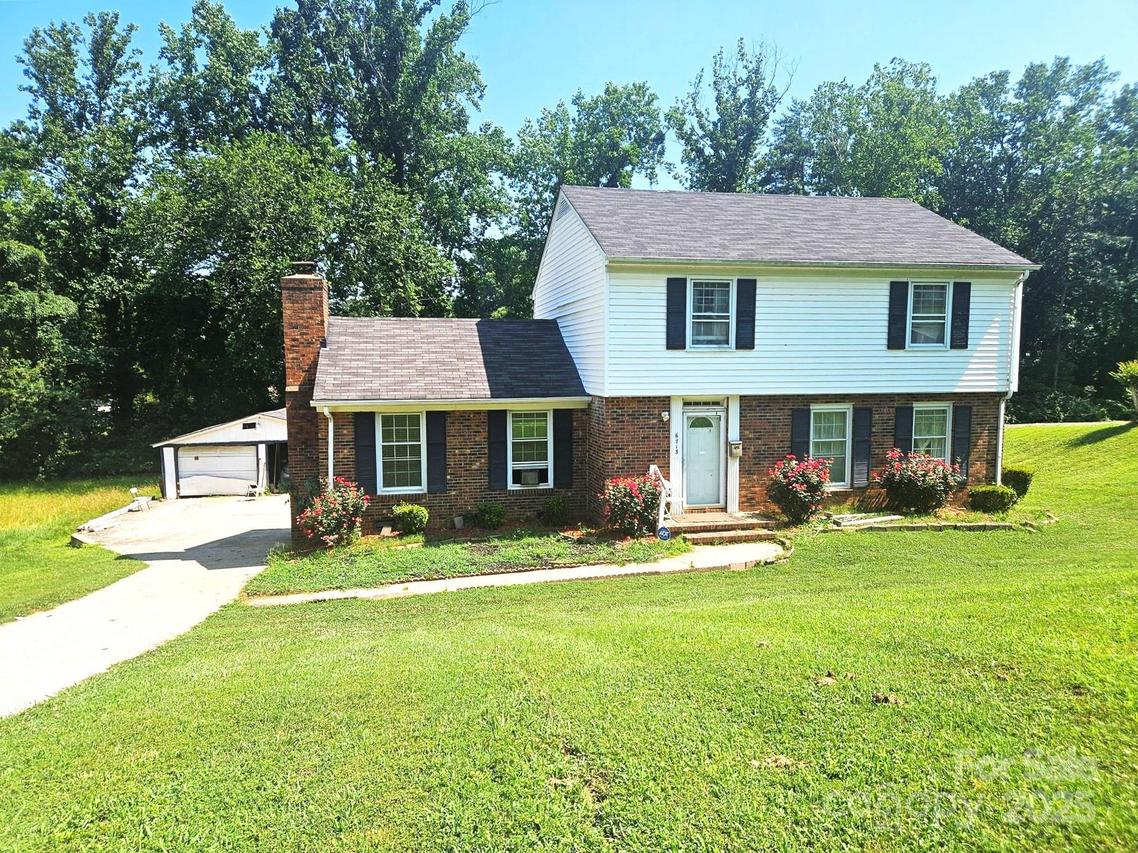 6713 Somersworth Dr., Charlotte, NC 28215