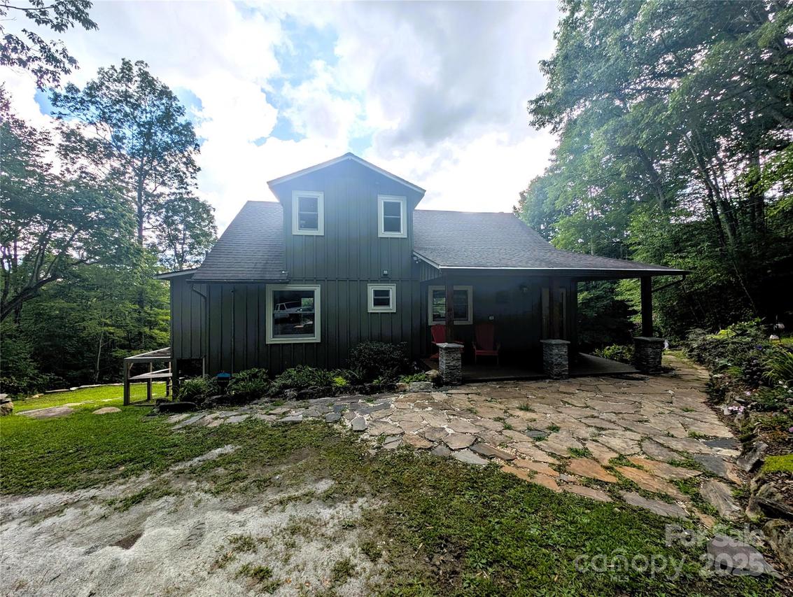 132 N Robinson Creek Rd., Glenville, NC 28736