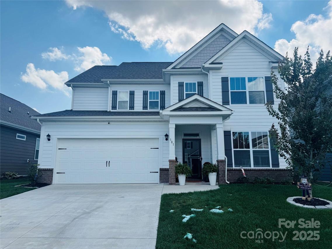 101 Fox Cove Rd., Hendersonville, NC 28792