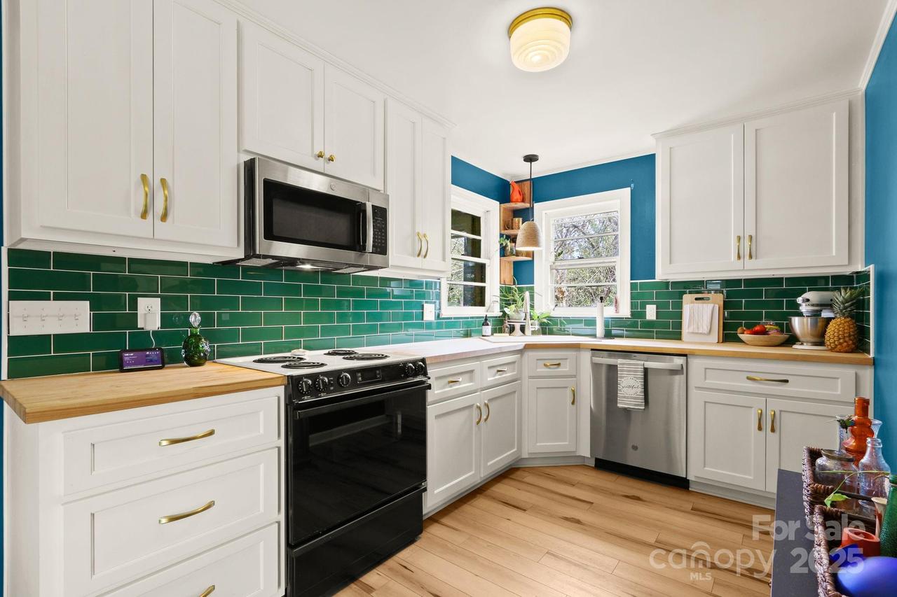 4913 Friendly Dr., Granite Falls, NC 28630