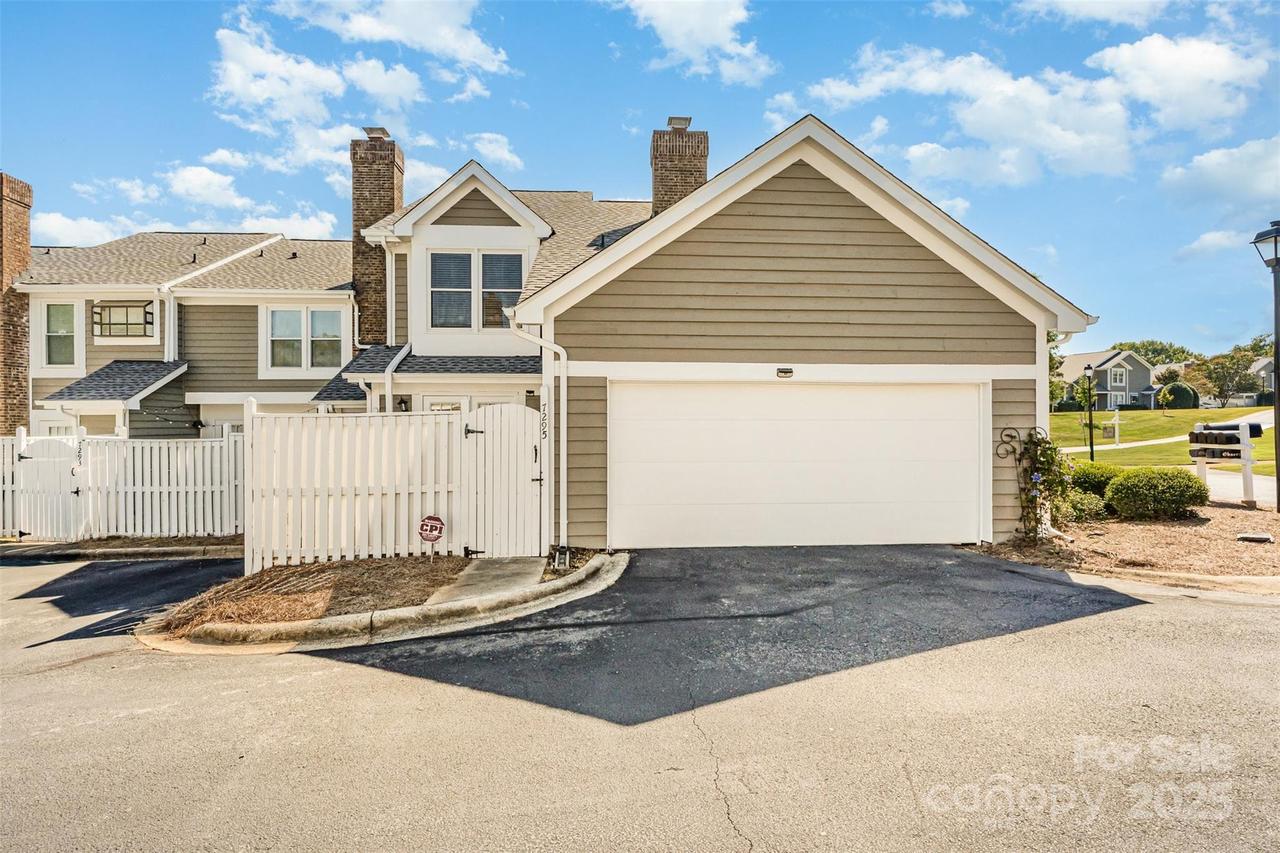 7295 Meeting St., Charlotte, NC 28210