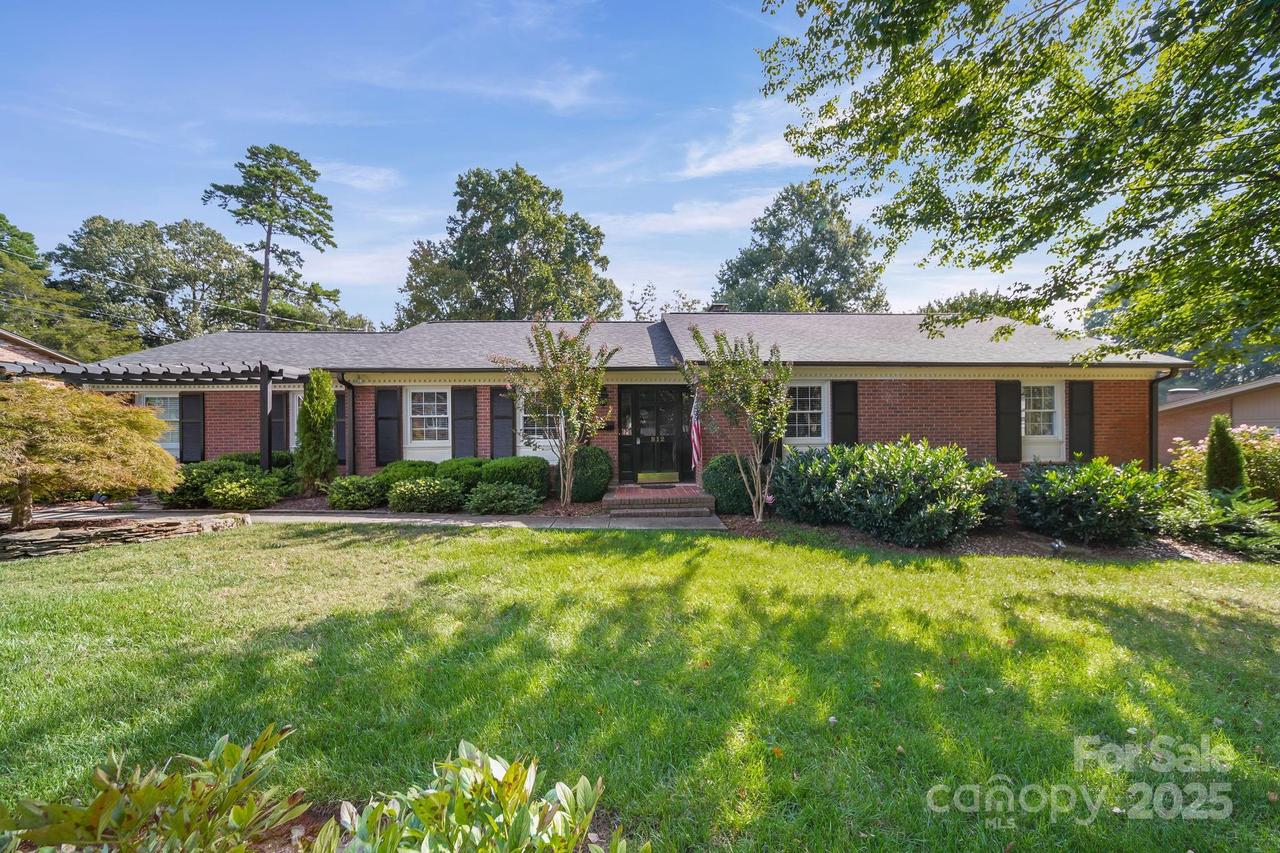 812 Imperial Dr., Gastonia, NC 28054