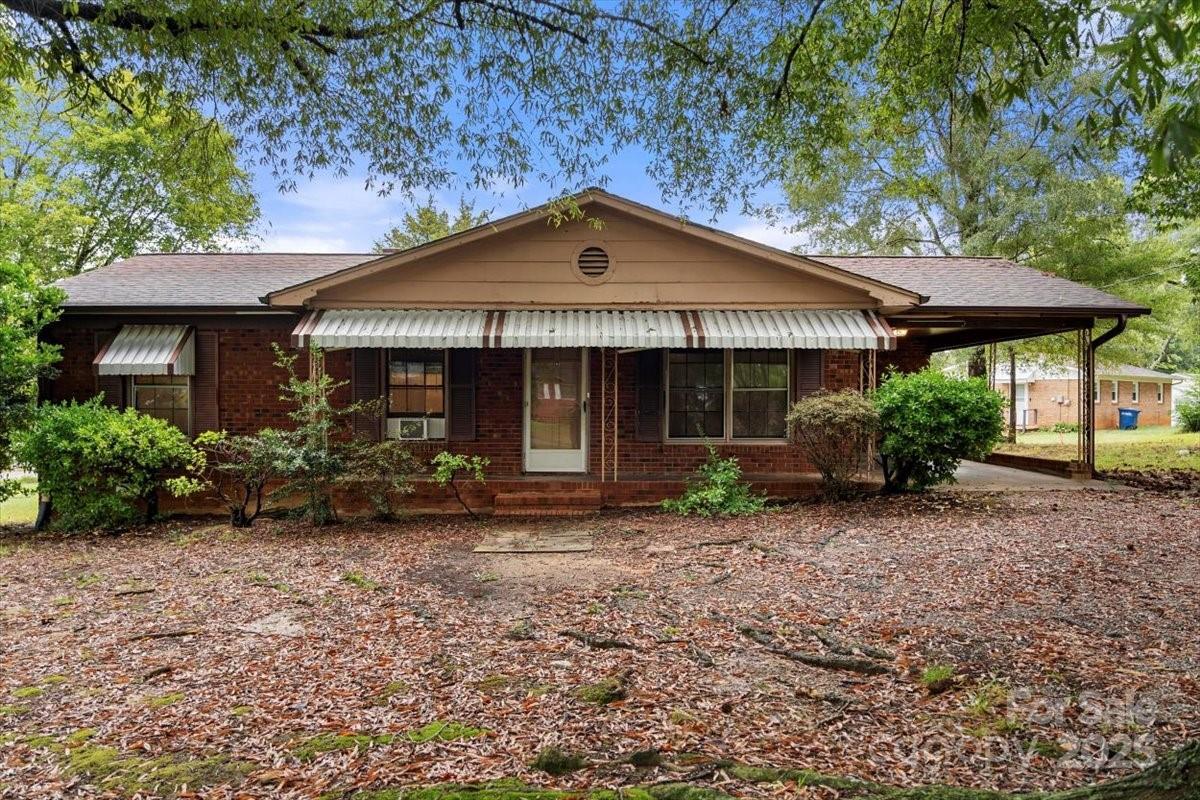 203 Dillon Dr., Statesville, NC 28625