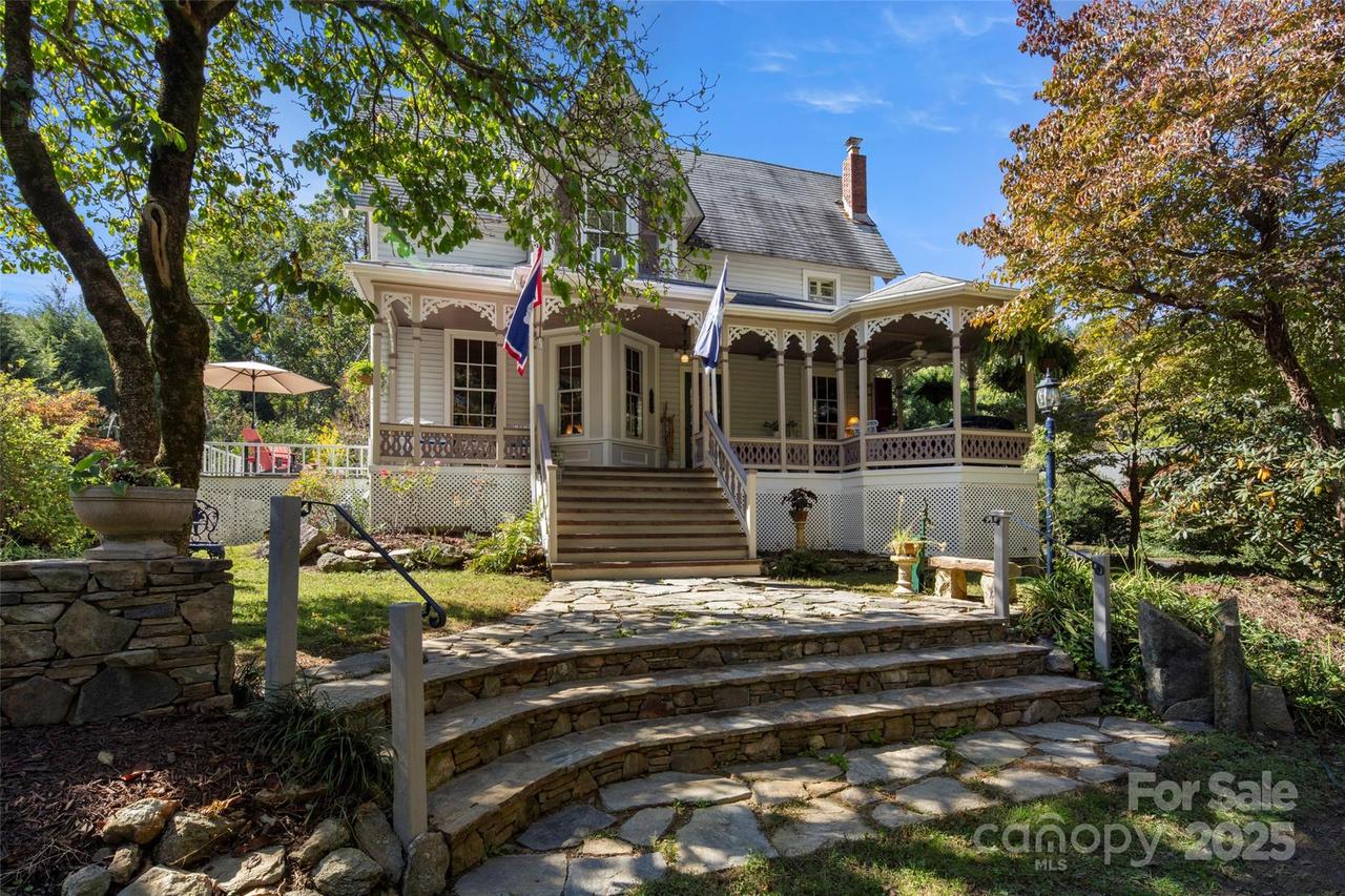59 Coates St., Saluda, NC 28773