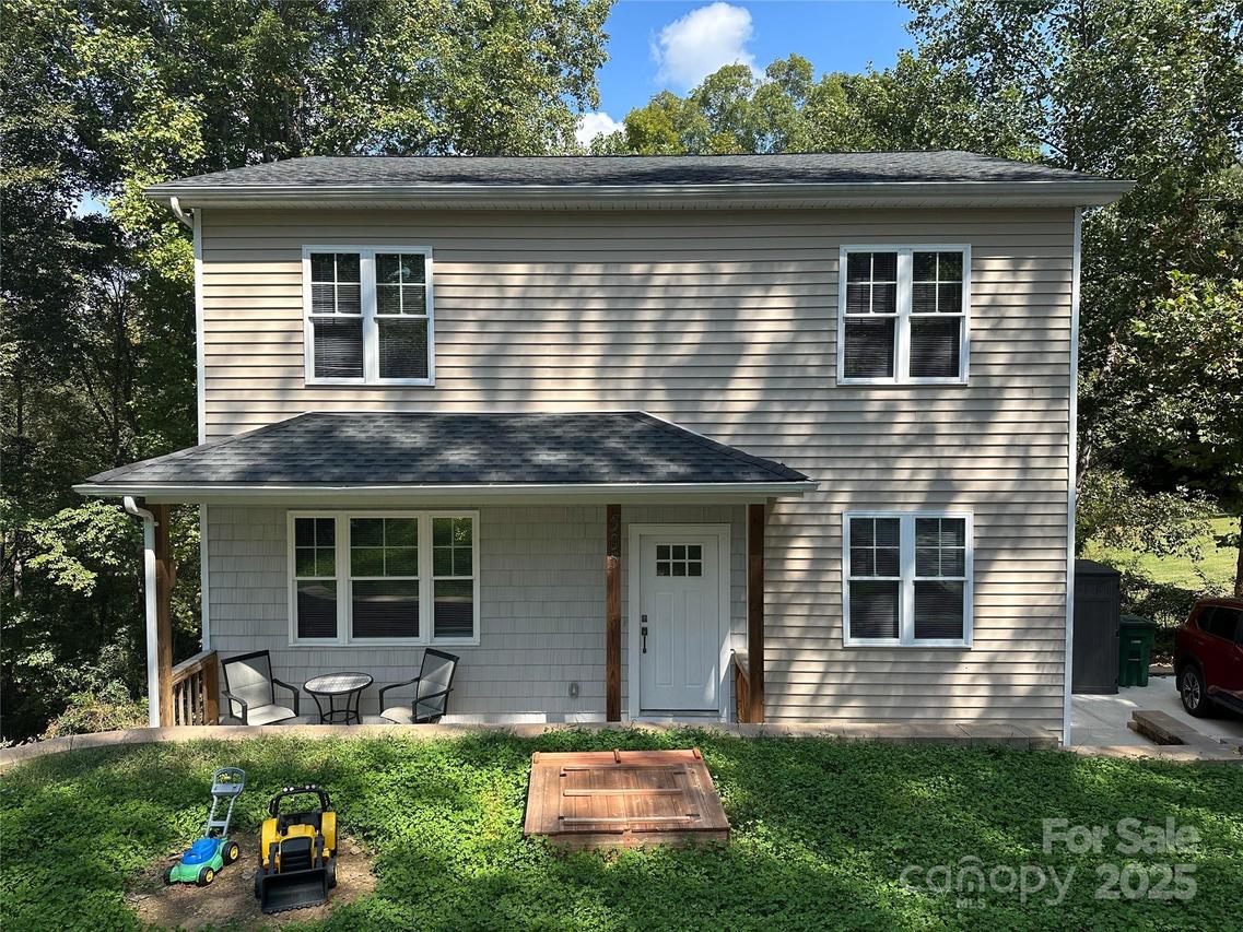505 Summer Creek Dr., Stanley, NC 28164