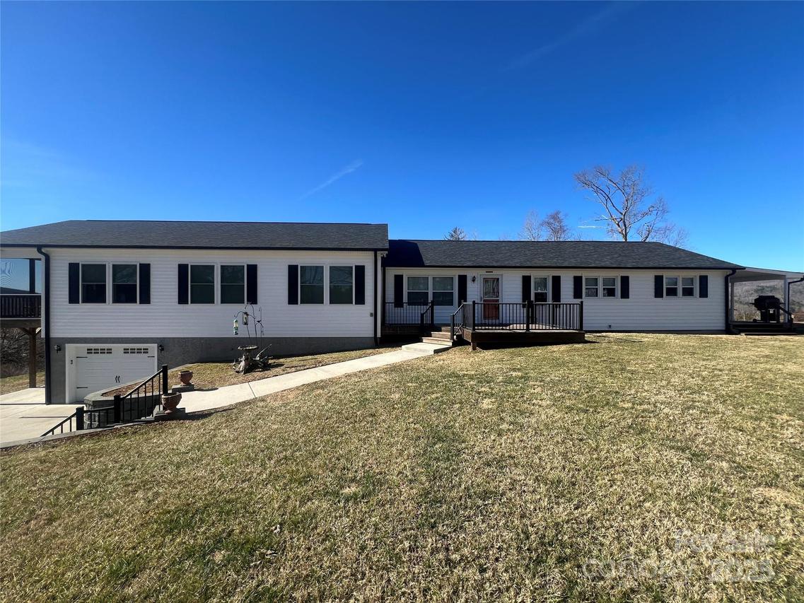 1086 Carters Ridge Rd., Spruce Pine, NC 28777