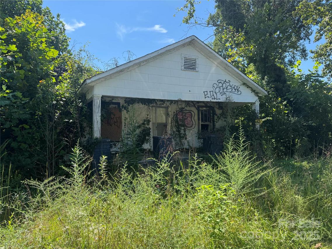 1119 Piedmont Dr., Lenoir, NC 28645