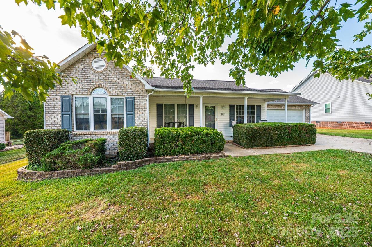 1462 Farmington Hills Dr., Conover, NC 28613