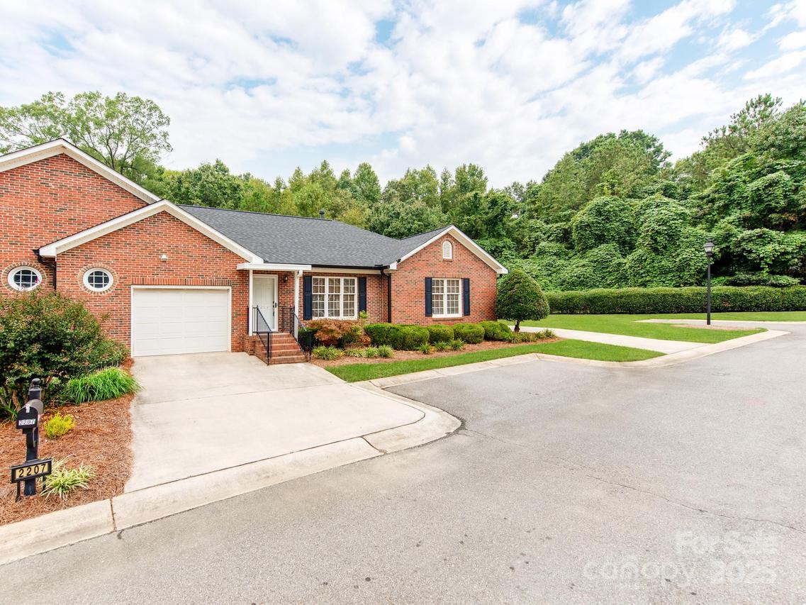 2207 Windsor Woods Dr., Gastonia, NC 28054