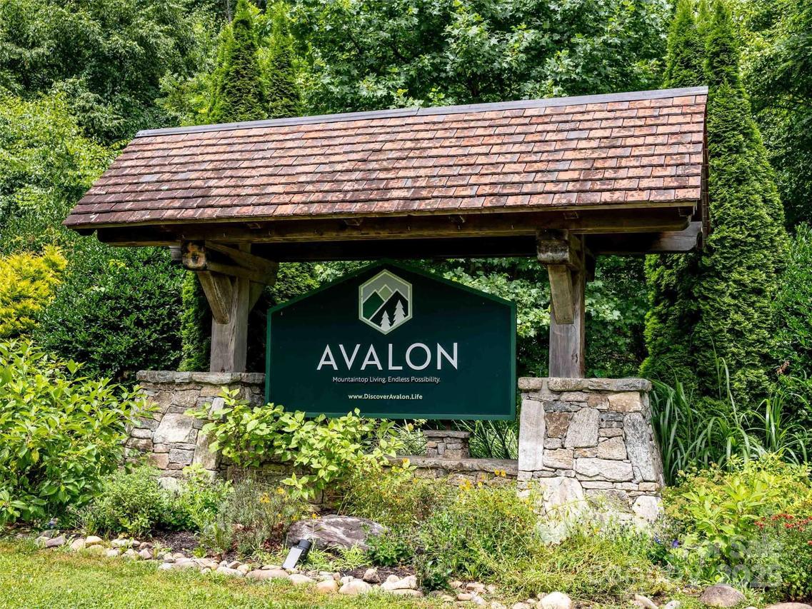 22 Signature Row Blvd., Waynesville, NC 28785