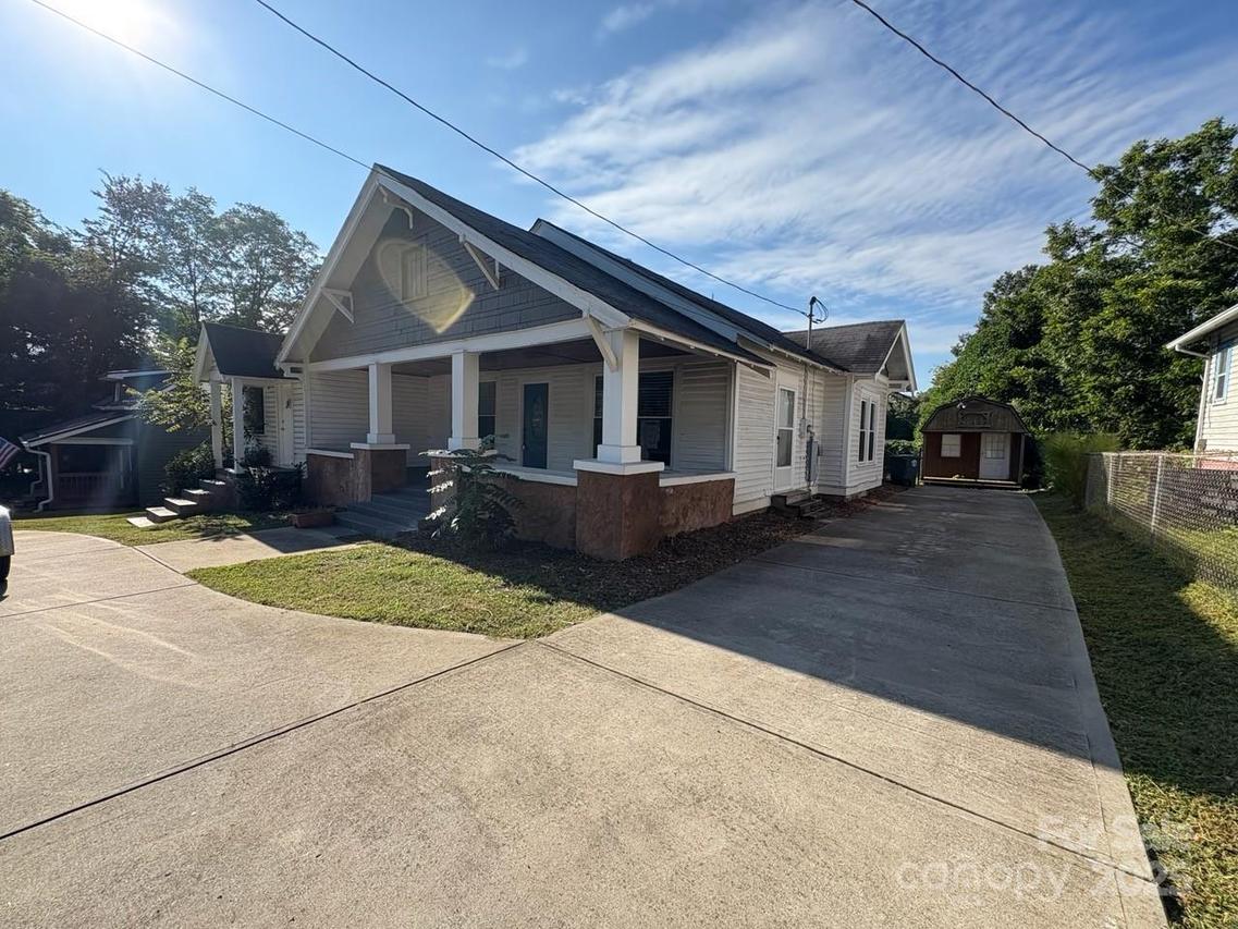 215 W D St., Newton, NC 28658