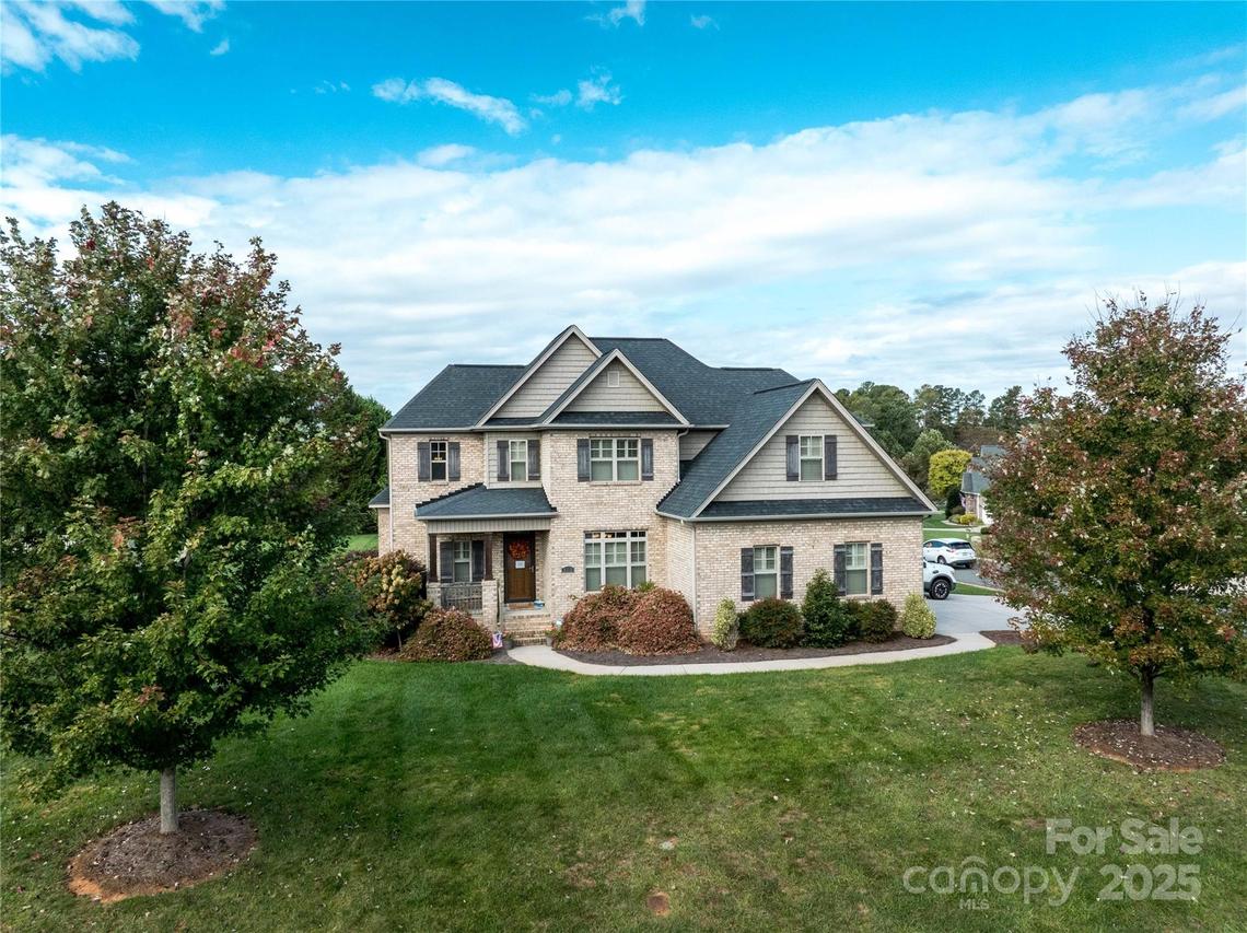 153 Caudle Meadows Dr., Advance, NC 27006