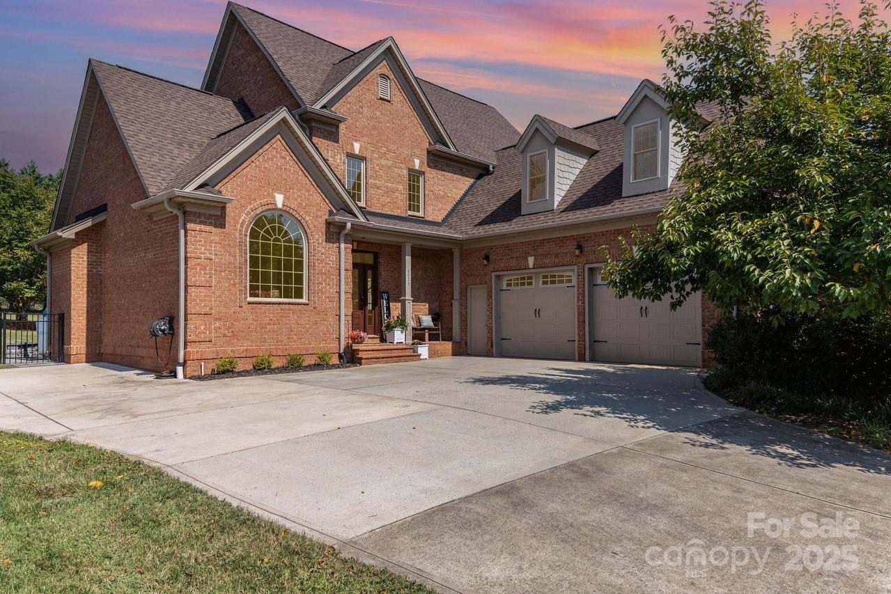 6075 Willow Farm Dr., Denver, NC 28037