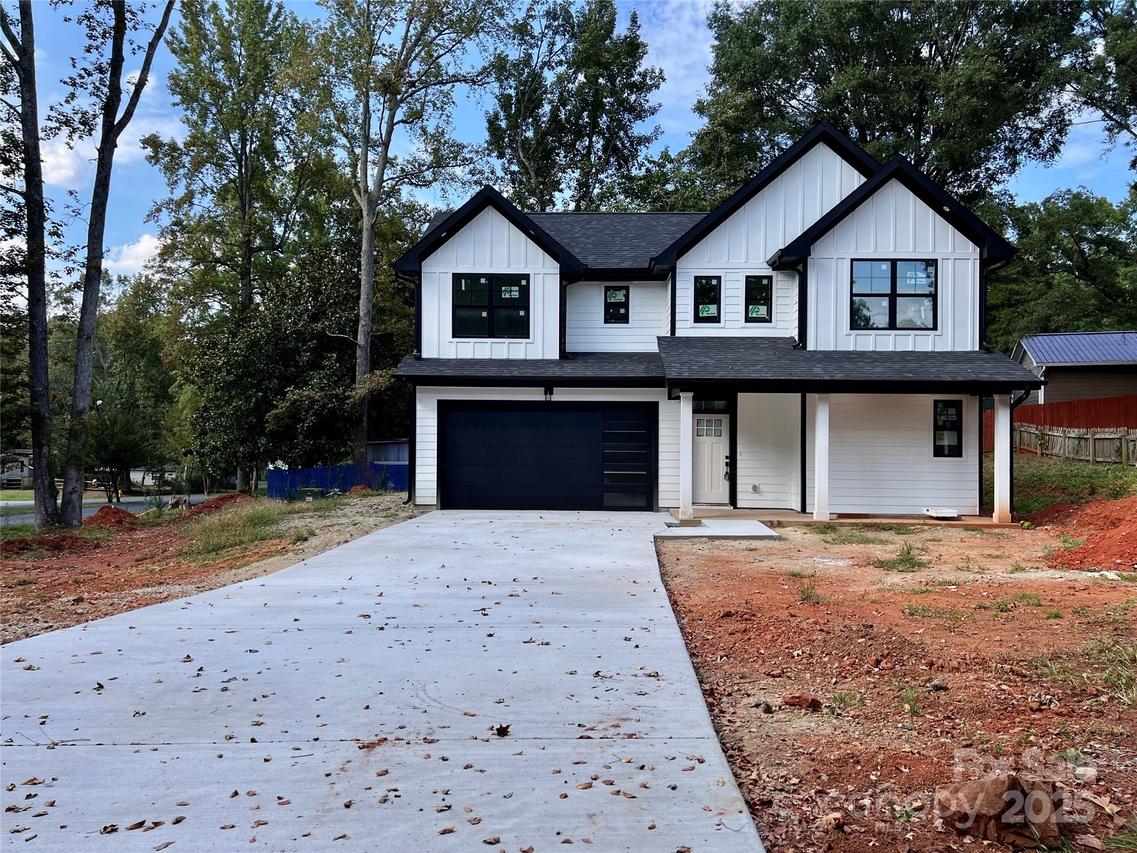 7302 Lanterntree Ln., Charlotte, NC 28215