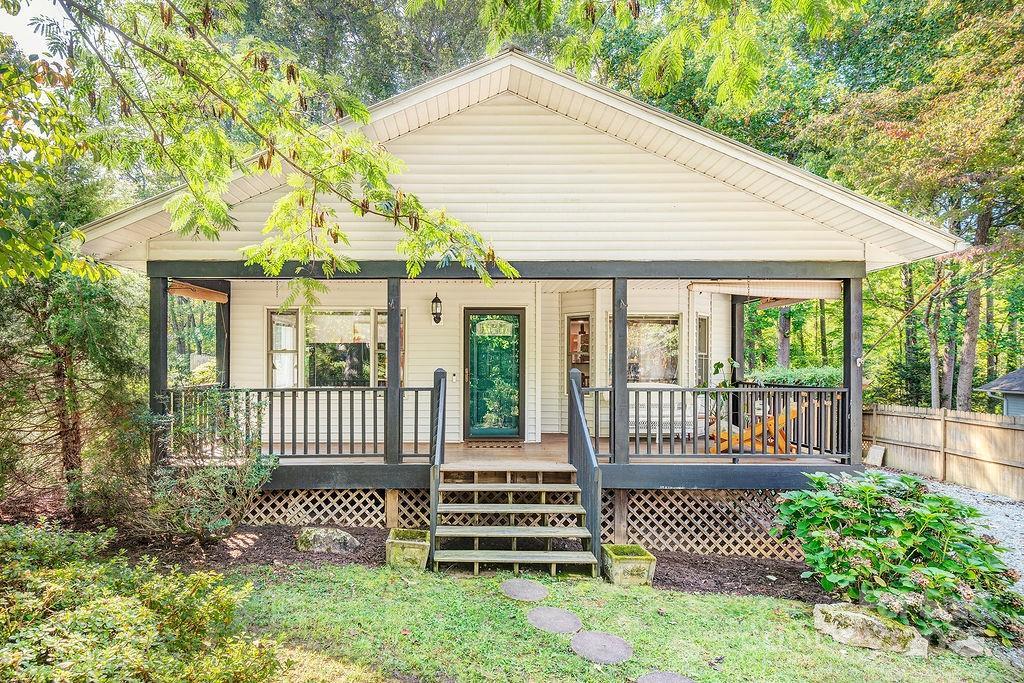 2 Homewood Dr., Asheville, NC 28803