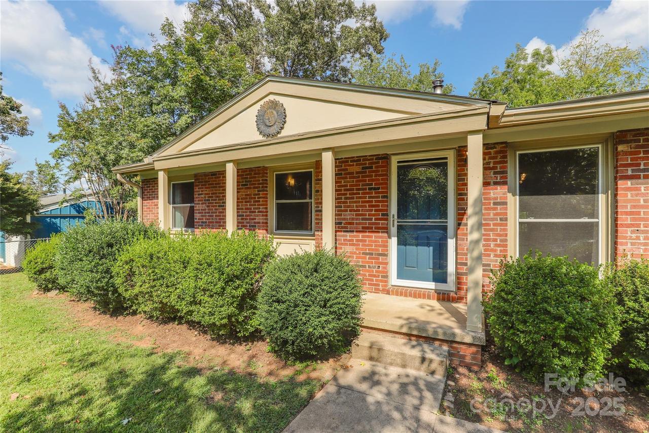 65 First St., Asheville, NC 28803