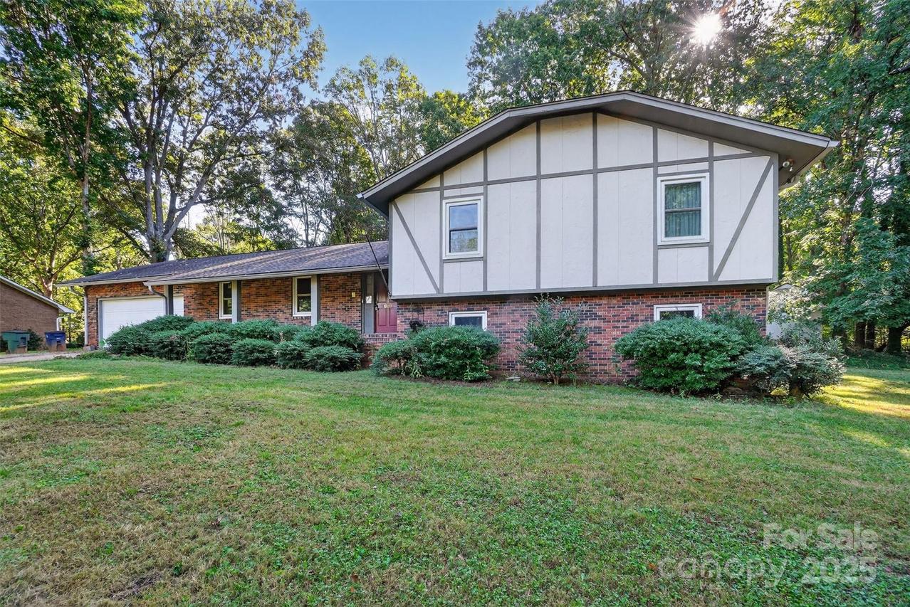 510 4th Ave., Conover, NC 28613